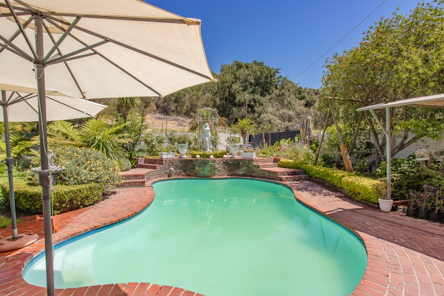 To Let 6 Bedroom Property for Rent in Groenvlei Western Cape